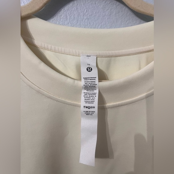 Lululemon Perfectly Oversized Cropped Crew Softstreme in Pale Yellow Size 10 NWT - Picture 3 of 6